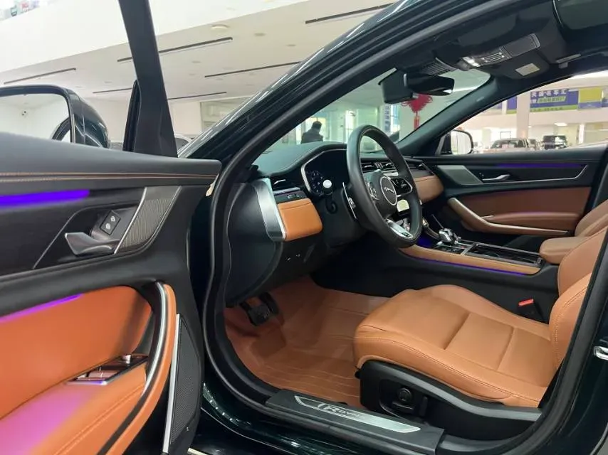 2022 Jaguar XFL 2.0T 250HP L4 8AT,autocango,china used car exporter,china ev exporter,chinese used car exporter,chinese used ev exporter