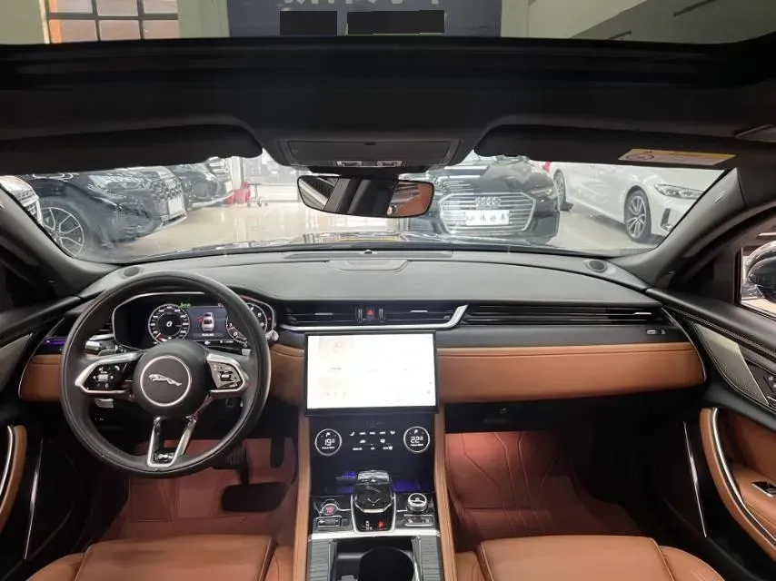 2022 Jaguar XFL 2.0T 250HP L4 8AT,autocango,china used car exporter,china ev exporter,chinese used car exporter,chinese used ev exporter