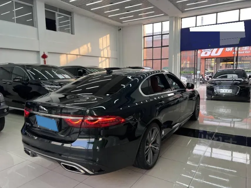 2022 Jaguar XFL 2.0T 250HP L4 8AT,autocango,china used car exporter,china ev exporter,chinese used car exporter,chinese used ev exporter