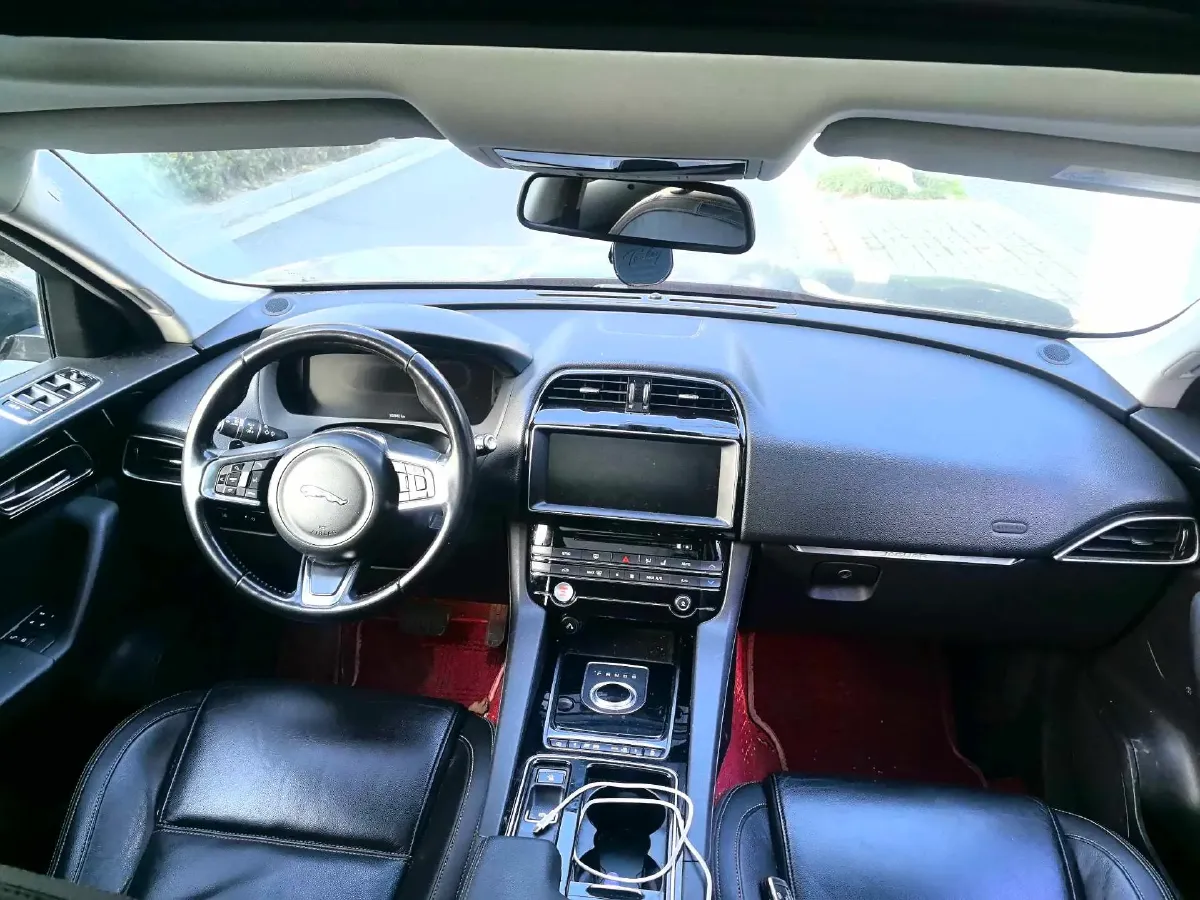 2018 Jaguar F-PACE 2.0T 250HP L4 8AT,autocango,china used car exporter,china ev exporter,chinese used car exporter,chinese used ev exporter