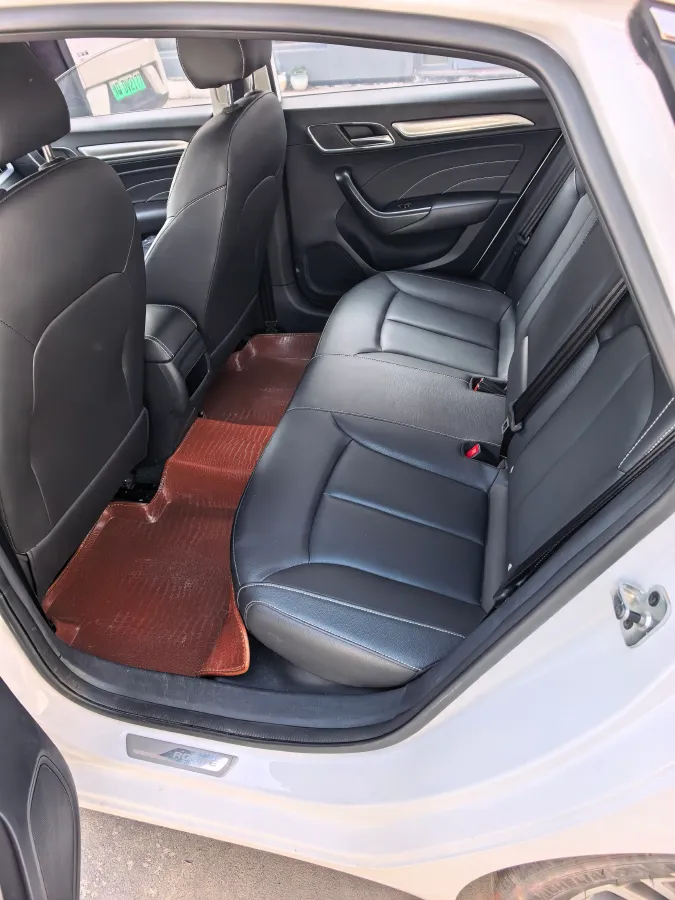 2020 Roewe i6 1.6L 125HP L4 5MT,autocango,china used car exporter,china ev exporter,chinese used car exporter,chinese used ev exporter