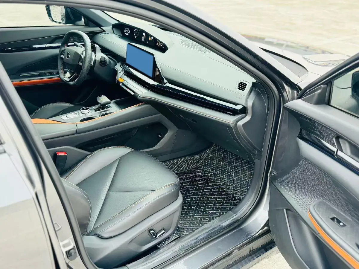 2022 ChangAn UNI-V 1.5T 188HP L4 7DCT,autocango,china used car exporter,china ev exporter,chinese used car exporter,chinese used ev exporter