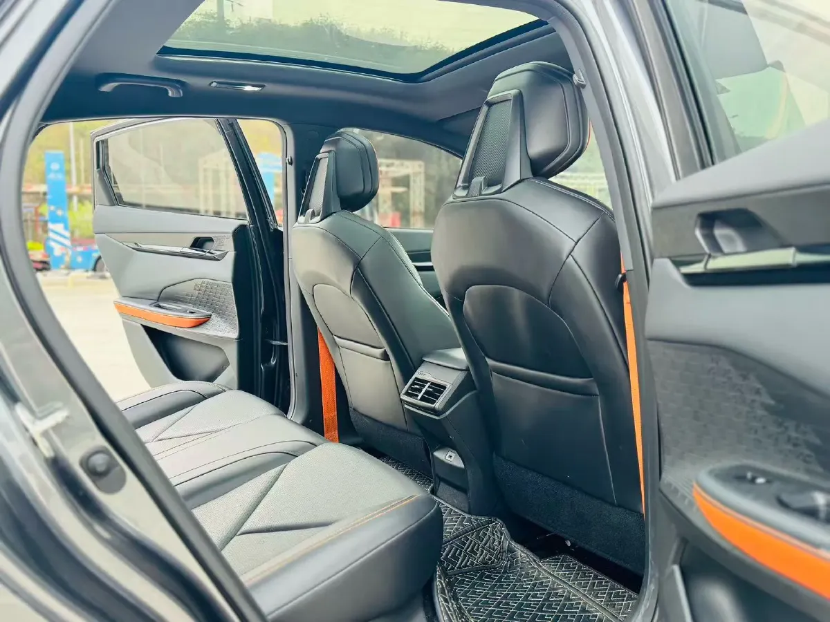 2022 ChangAn UNI-V 1.5T 188HP L4 7DCT,autocango,china used car exporter,china ev exporter,chinese used car exporter,chinese used ev exporter