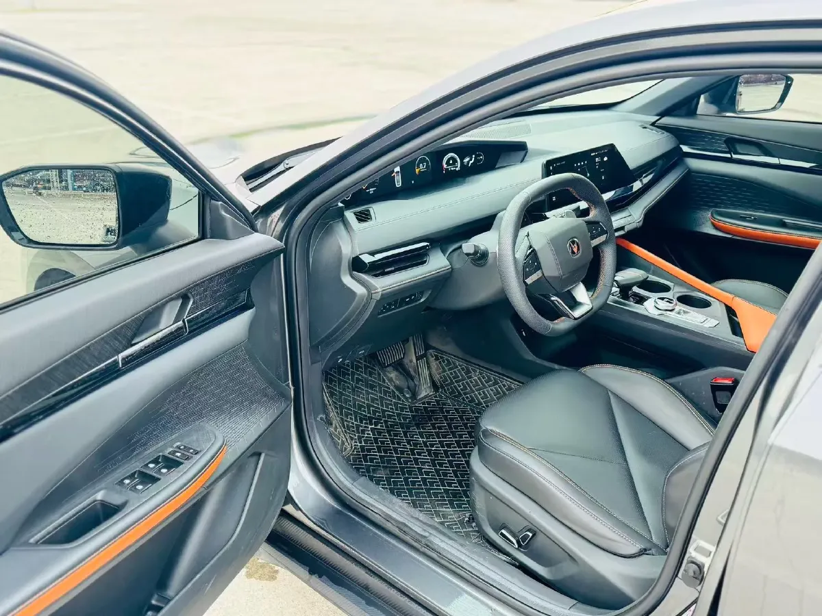 2022 ChangAn UNI-V 1.5T 188HP L4 7DCT,autocango,china used car exporter,china ev exporter,chinese used car exporter,chinese used ev exporter