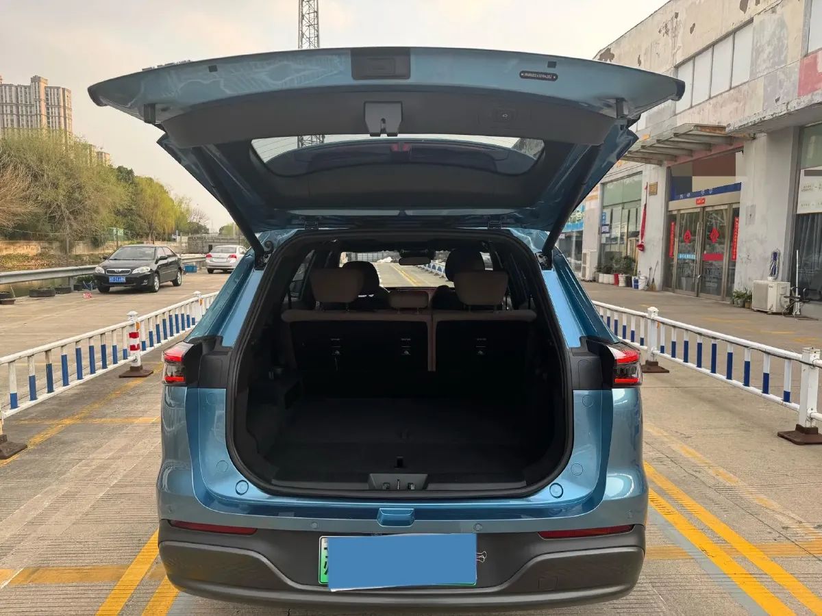 2022 HongQi E-QM5 BEV 54KWH,autocango,china used car exporter,china ev exporter,chinese used car exporter,chinese used ev exporter