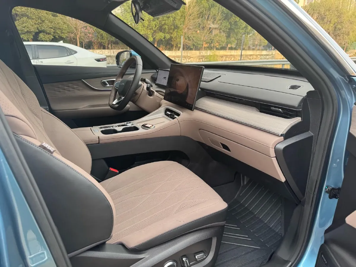 2022 HongQi E-QM5 BEV 54KWH,autocango,china used car exporter,china ev exporter,chinese used car exporter,chinese used ev exporter