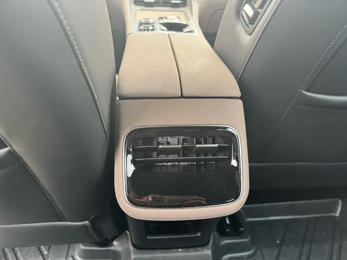 2022 HongQi E-QM5 BEV 54KWH,autocango,china used car exporter,china ev exporter,chinese used car exporter,chinese used ev exporter