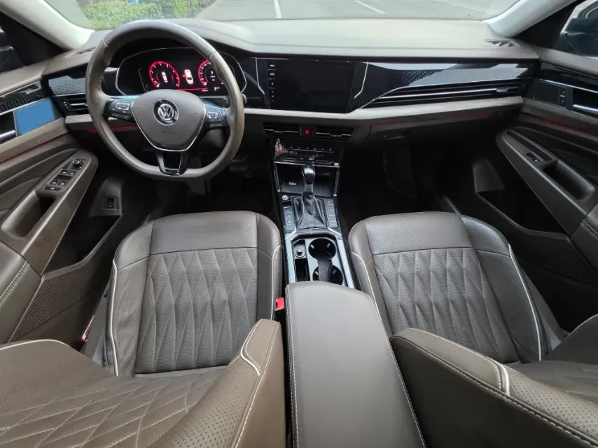 2020 Volkswagen Passat 2.0T 186HP L4 7DCT,autocango,china used car exporter,china ev exporter,chinese used car exporter,chinese used ev exporter