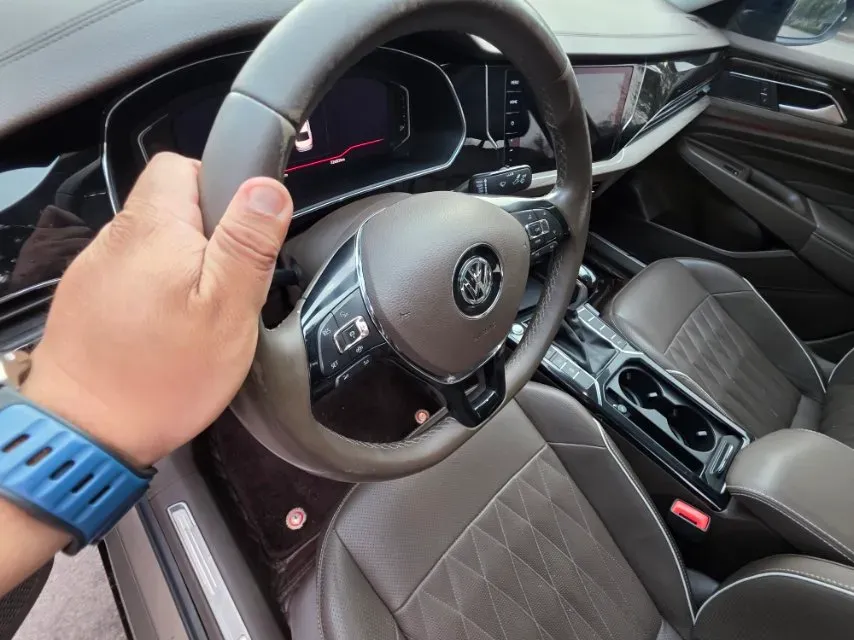 2020 Volkswagen Passat 2.0T 186HP L4 7DCT,autocango,china used car exporter,china ev exporter,chinese used car exporter,chinese used ev exporter