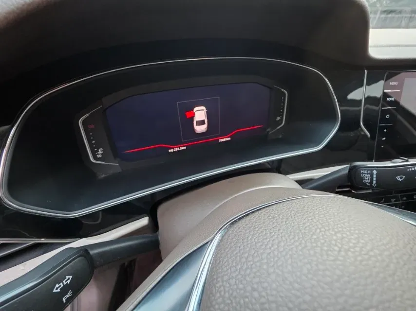 2020 Volkswagen Passat 2.0T 186HP L4 7DCT,autocango,china used car exporter,china ev exporter,chinese used car exporter,chinese used ev exporter