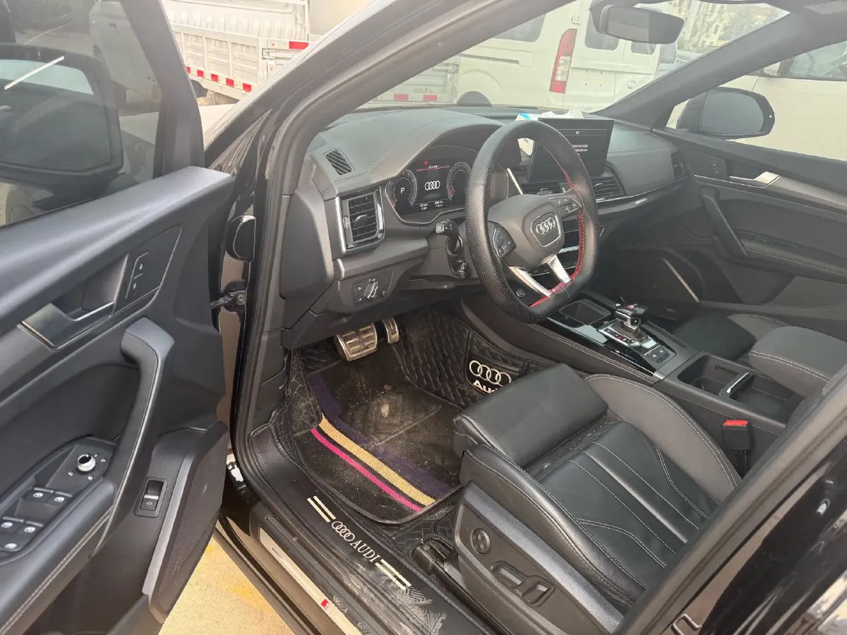 2023 Audi Q5L 2.0T 245HP L4 7DCT,autocango,china used car exporter,china ev exporter,chinese used car exporter,chinese used ev exporter