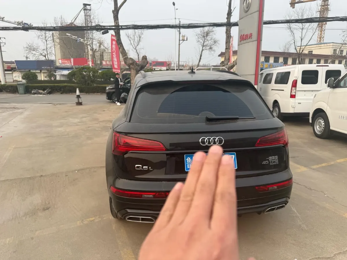 2023 Audi Q5L 2.0T 245HP L4 7DCT,autocango,china used car exporter,china ev exporter,chinese used car exporter,chinese used ev exporter
