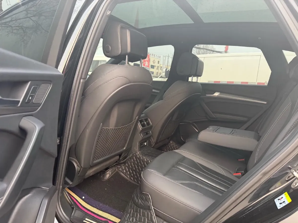 2023 Audi Q5L 2.0T 245HP L4 7DCT,autocango,china used car exporter,china ev exporter,chinese used car exporter,chinese used ev exporter