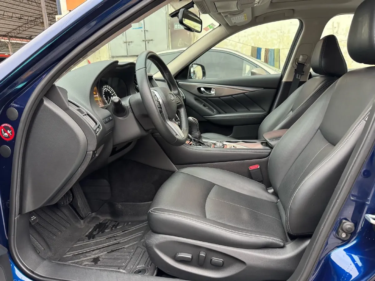 2018 Jeep Grand Commander 2.0T 265HP L4 9AT,autocango,china used car exporter,china ev exporter,chinese used car exporter,chinese used ev exporter