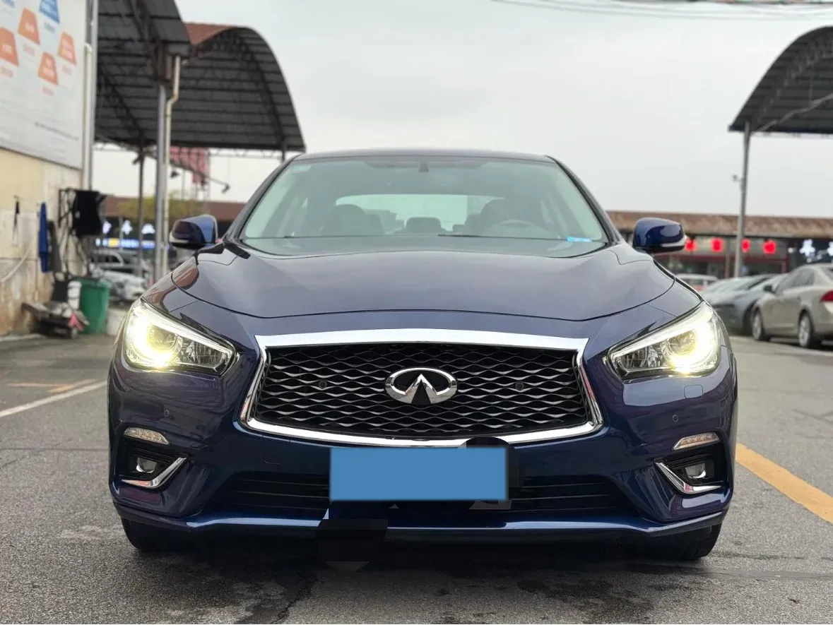 2018 Jeep Grand Commander 2.0T 265HP L4 9AT,autocango,china used car exporter,china ev exporter,chinese used car exporter,chinese used ev exporter