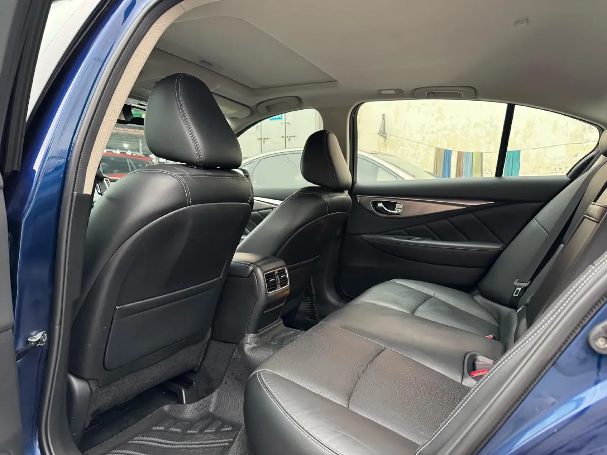 2018 Jeep Grand Commander 2.0T 265HP L4 9AT,autocango,china used car exporter,china ev exporter,chinese used car exporter,chinese used ev exporter