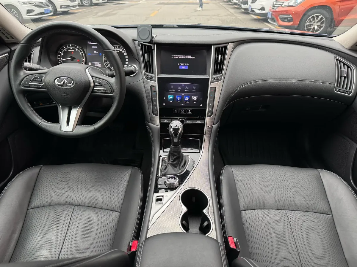 2018 Jeep Grand Commander 2.0T 265HP L4 9AT,autocango,china used car exporter,china ev exporter,chinese used car exporter,chinese used ev exporter