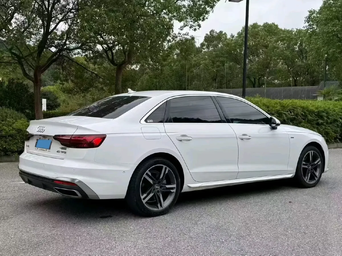 2020 Audi A4L 2.0T 190HP L4 7DCT,autocango,china used car exporter,china ev exporter,chinese used car exporter,chinese used ev exporter