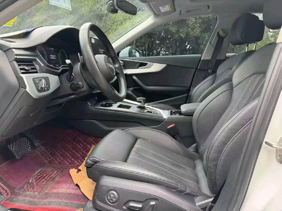 2020 Audi A4L 2.0T 190HP L4 7DCT,autocango,china used car exporter,china ev exporter,chinese used car exporter,chinese used ev exporter
