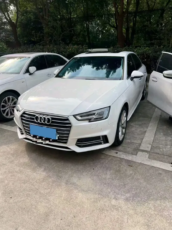 2020 Audi A4L 2.0T 190HP L4 7DCT,autocango,china used car exporter,china ev exporter,chinese used car exporter,chinese used ev exporter