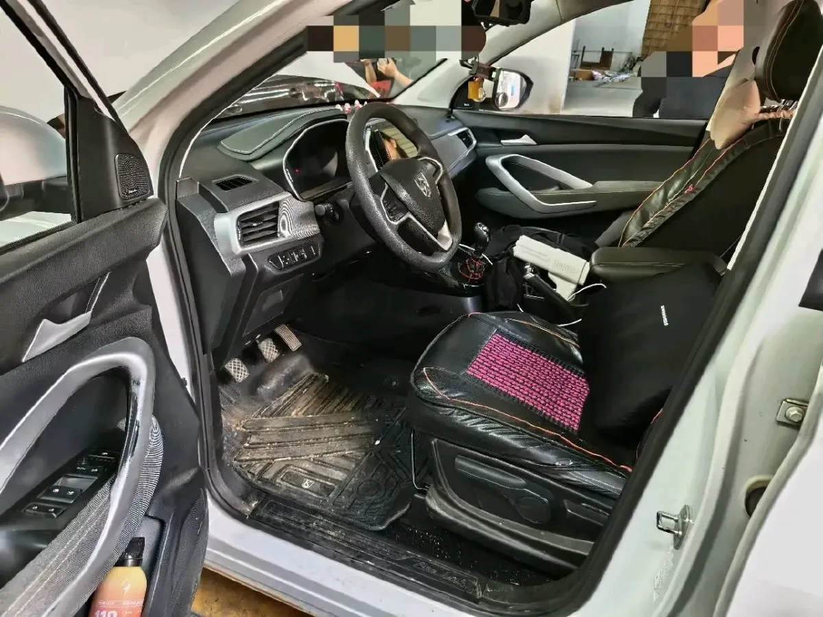 2020 BaoJun 530 1.5T 147HP L4 6MT,autocango,china used car exporter,china ev exporter,chinese used car exporter,chinese used ev exporter