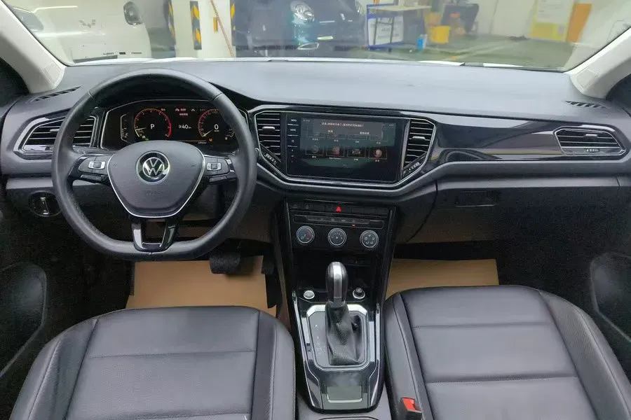 2022 Volkswagen T-Roc 1.4T 150HP L4 7DCT,autocango,china used car exporter,china ev exporter,chinese used car exporter,chinese used ev exporter