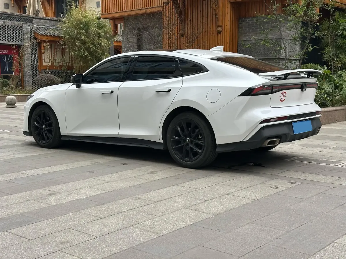 2024 ChangAn UNI-V 1.5T 188HP L4 7DCT,autocango,china used car exporter,china ev exporter,chinese used car exporter,chinese used ev exporter