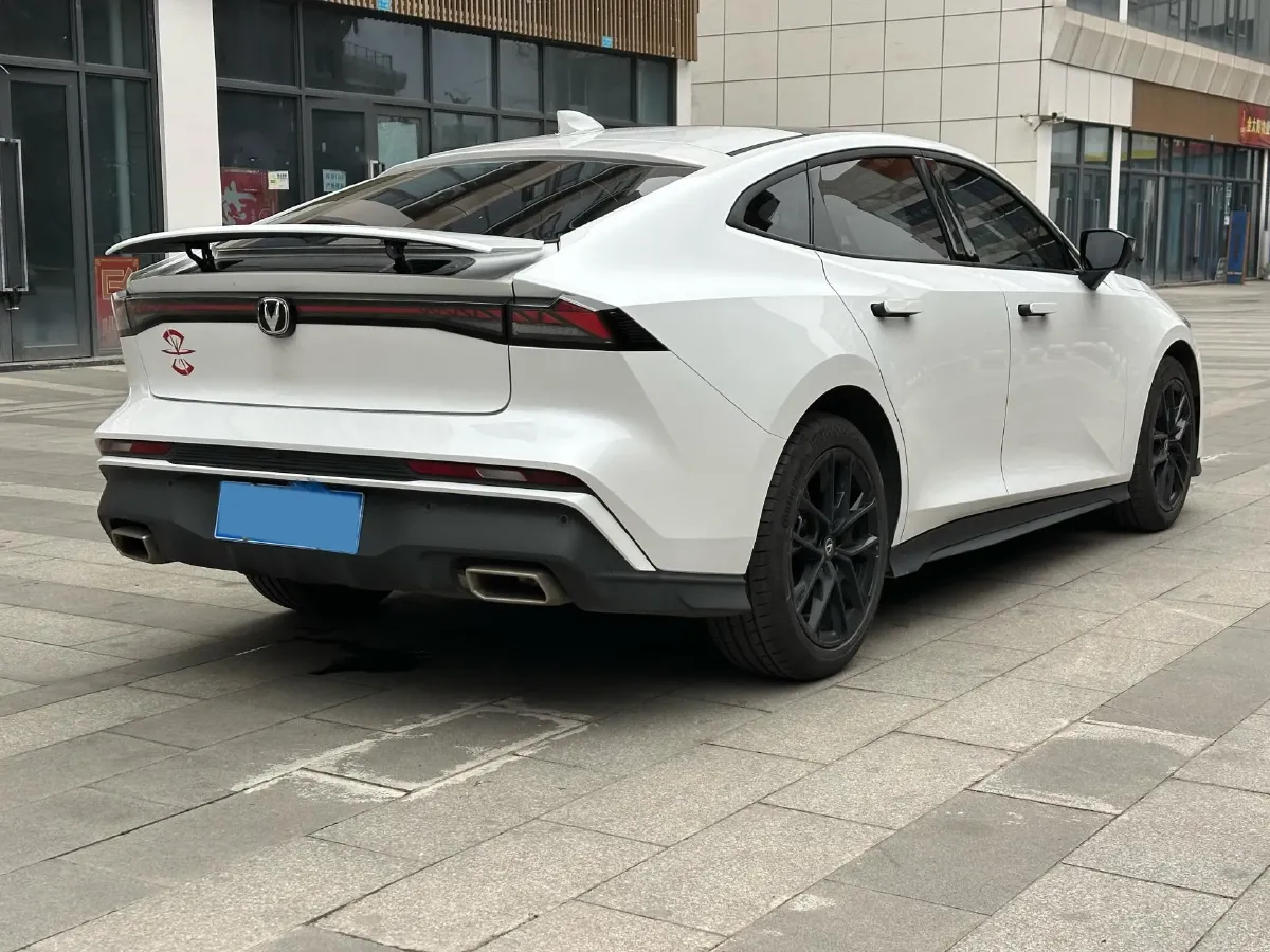 2024 ChangAn UNI-V 1.5T 188HP L4 7DCT,autocango,china used car exporter,china ev exporter,chinese used car exporter,chinese used ev exporter