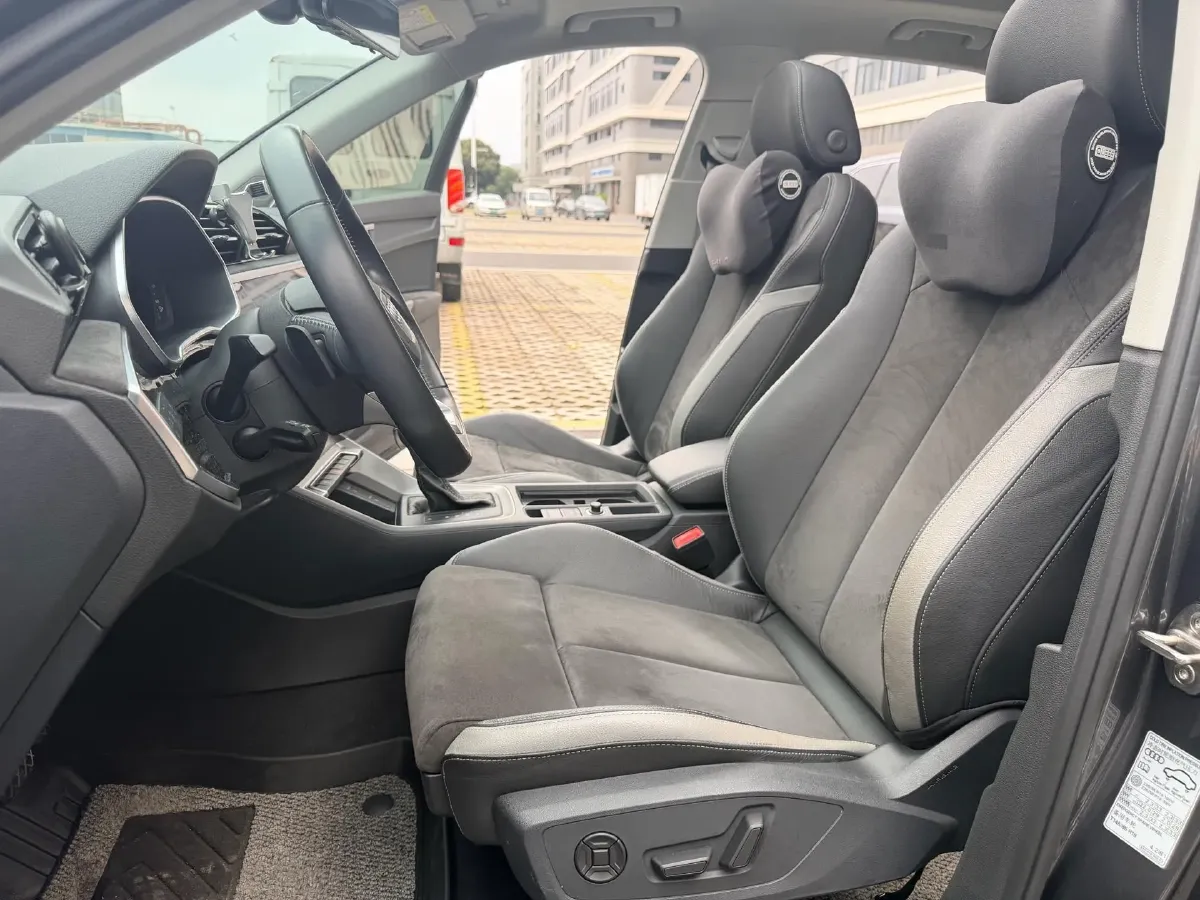 2022 Audi Q3 1.4T 150HP L4 7DCT,autocango,china used car exporter,china ev exporter,chinese used car exporter,chinese used ev exporter