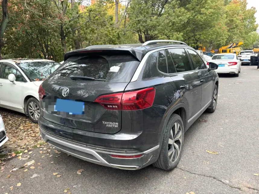 2019 Jeep Cherokee 2.0T 234HP L4 9AT,autocango,china used car exporter,china ev exporter,chinese used car exporter,chinese used ev exporter