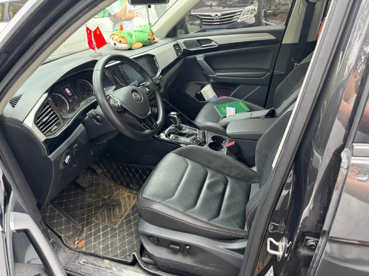 2019 Jeep Cherokee 2.0T 234HP L4 9AT,autocango,china used car exporter,china ev exporter,chinese used car exporter,chinese used ev exporter