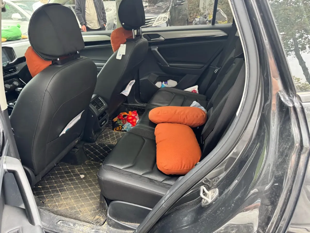 2019 Jeep Cherokee 2.0T 234HP L4 9AT,autocango,china used car exporter,china ev exporter,chinese used car exporter,chinese used ev exporter