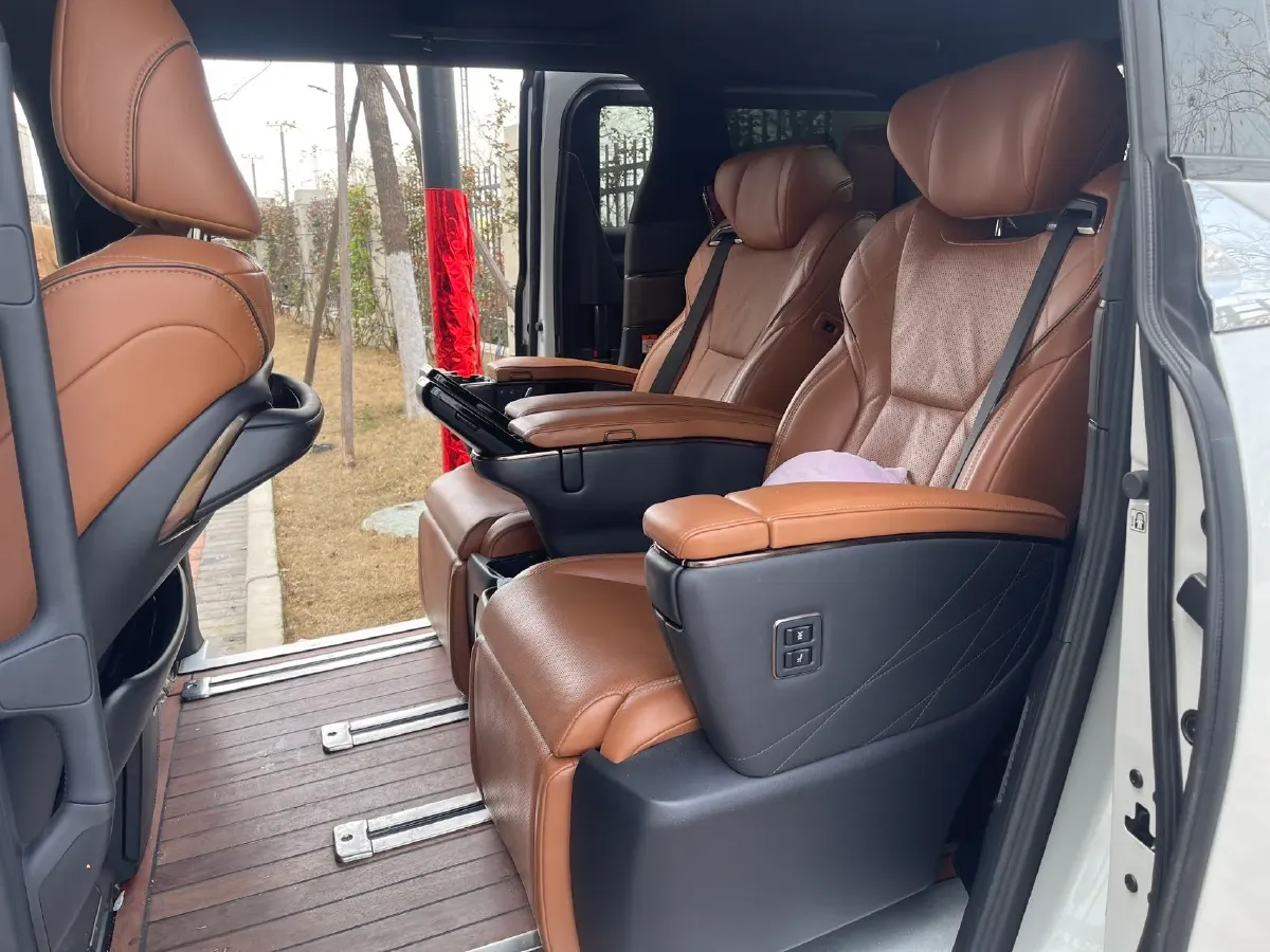 2024 Toyota Alphard 2.5L 190HP L4 E-CVT Hybrid,autocango,china used car exporter,china ev exporter,chinese used car exporter,chinese used ev exporter