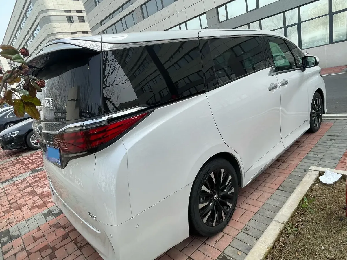2024 Toyota Alphard 2.5L 190HP L4 E-CVT Hybrid,autocango,china used car exporter,china ev exporter,chinese used car exporter,chinese used ev exporter