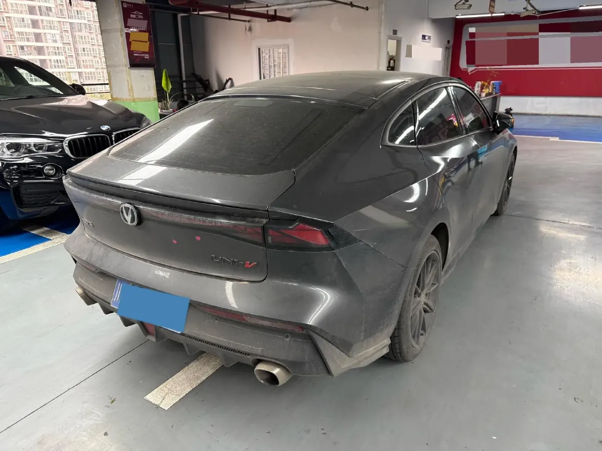 2022 ChangAn UNI-V 1.5T 188HP L4 7DCT,autocango,china used car exporter,china ev exporter,chinese used car exporter,chinese used ev exporter