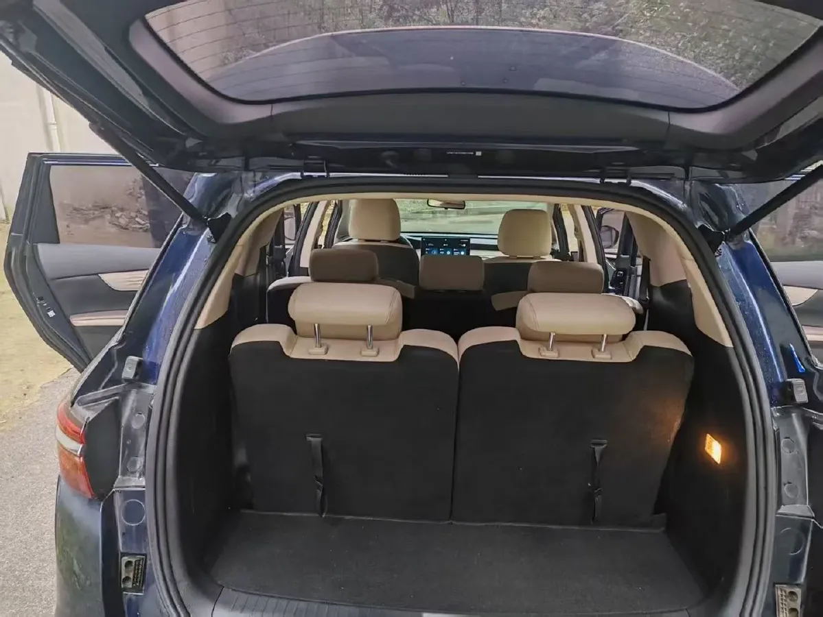 2022 Roewe RX5 MAX 2.0T 231HP L4 8AT,autocango,china used car exporter,china ev exporter,chinese used car exporter,chinese used ev exporter