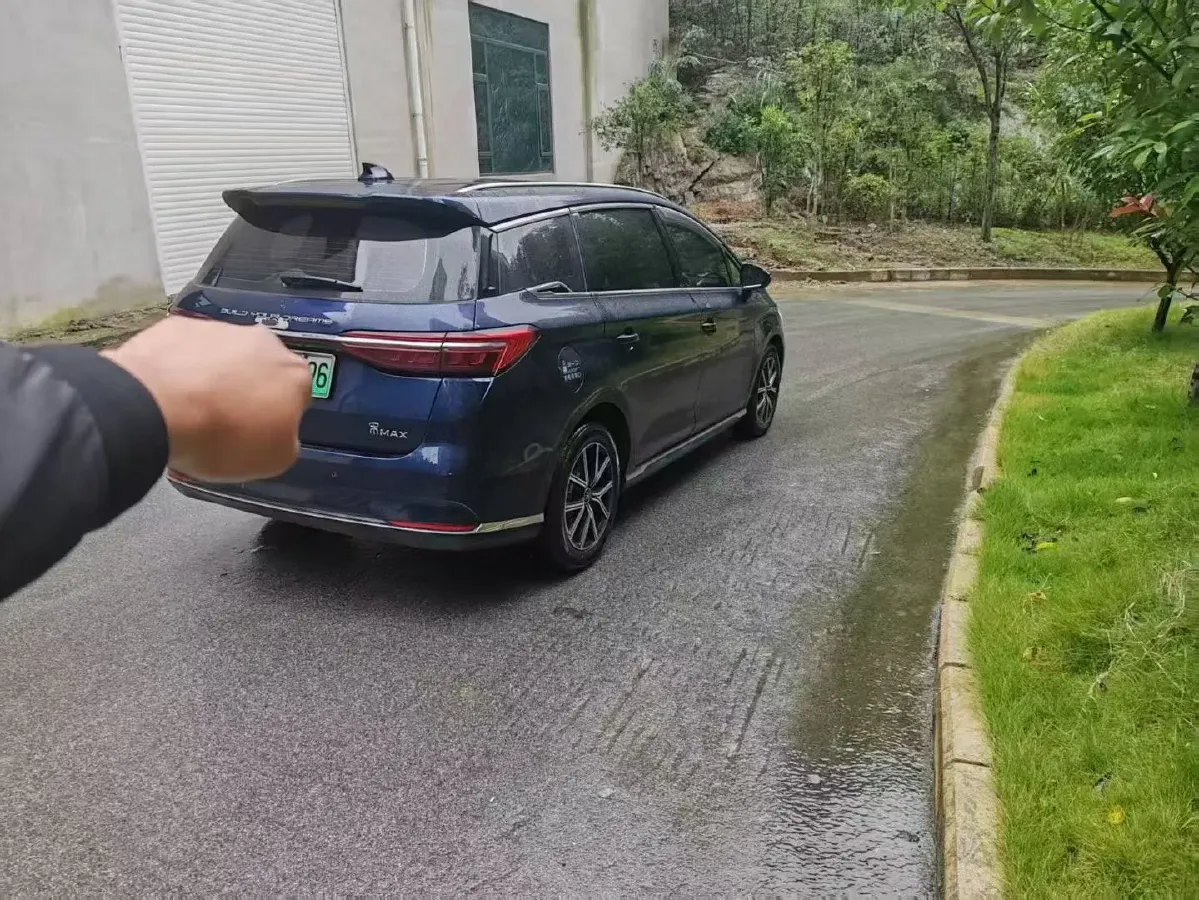 2022 Roewe RX5 MAX 2.0T 231HP L4 8AT,autocango,china used car exporter,china ev exporter,chinese used car exporter,chinese used ev exporter