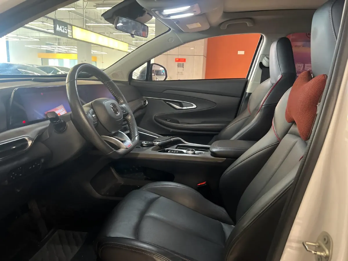 2020 ChangAn UNI-T 1.5T 180HP L4 7DCT,autocango,china used car exporter,china ev exporter,chinese used car exporter,chinese used ev exporter