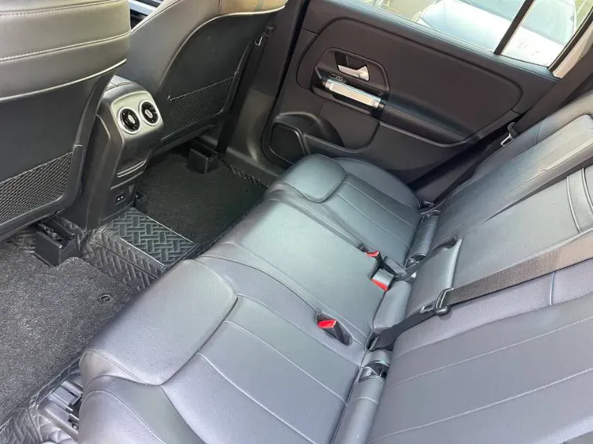 2021 Mercedes-Benz GLB Class 1.3T 136HP L4 7DCT,autocango,china used car exporter,china ev exporter,chinese used car exporter,chinese used ev exporter