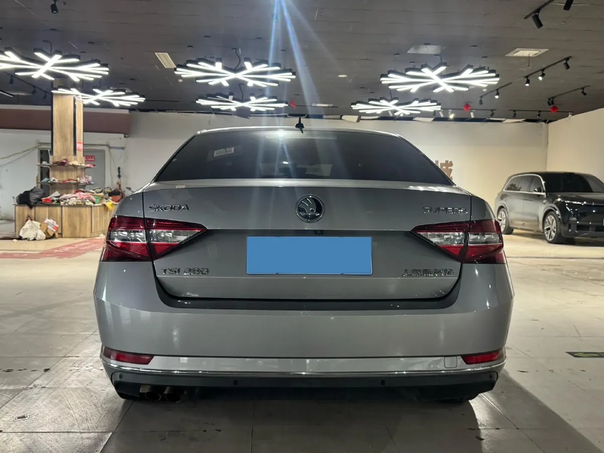 2018 Skoda Superb 1.8T 180HP L4 7DCT,autocango,china used car exporter,china ev exporter,chinese used car exporter,chinese used ev exporter