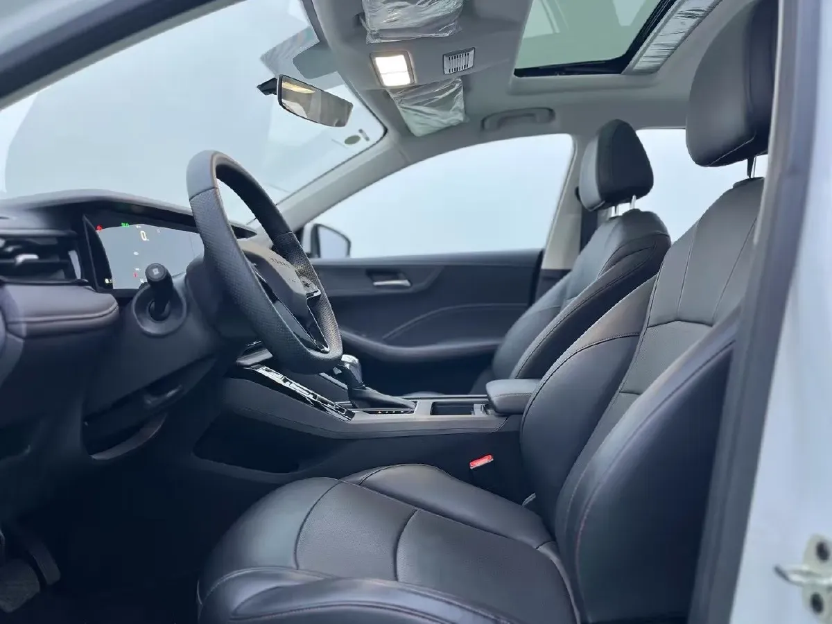 2024 Roewe i5 1.5L 129HP L4 CVT,autocango,china used car exporter,china ev exporter,chinese used car exporter,chinese used ev exporter