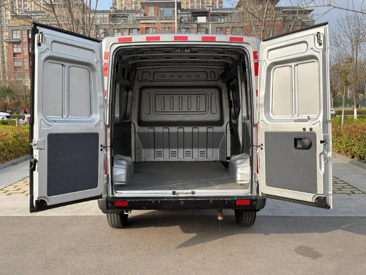 2021 DongFeng DFAC YuFeng 2.0T 127HP L4 6MT,autocango,china used car exporter,china ev exporter,chinese used car exporter,chinese used ev exporter