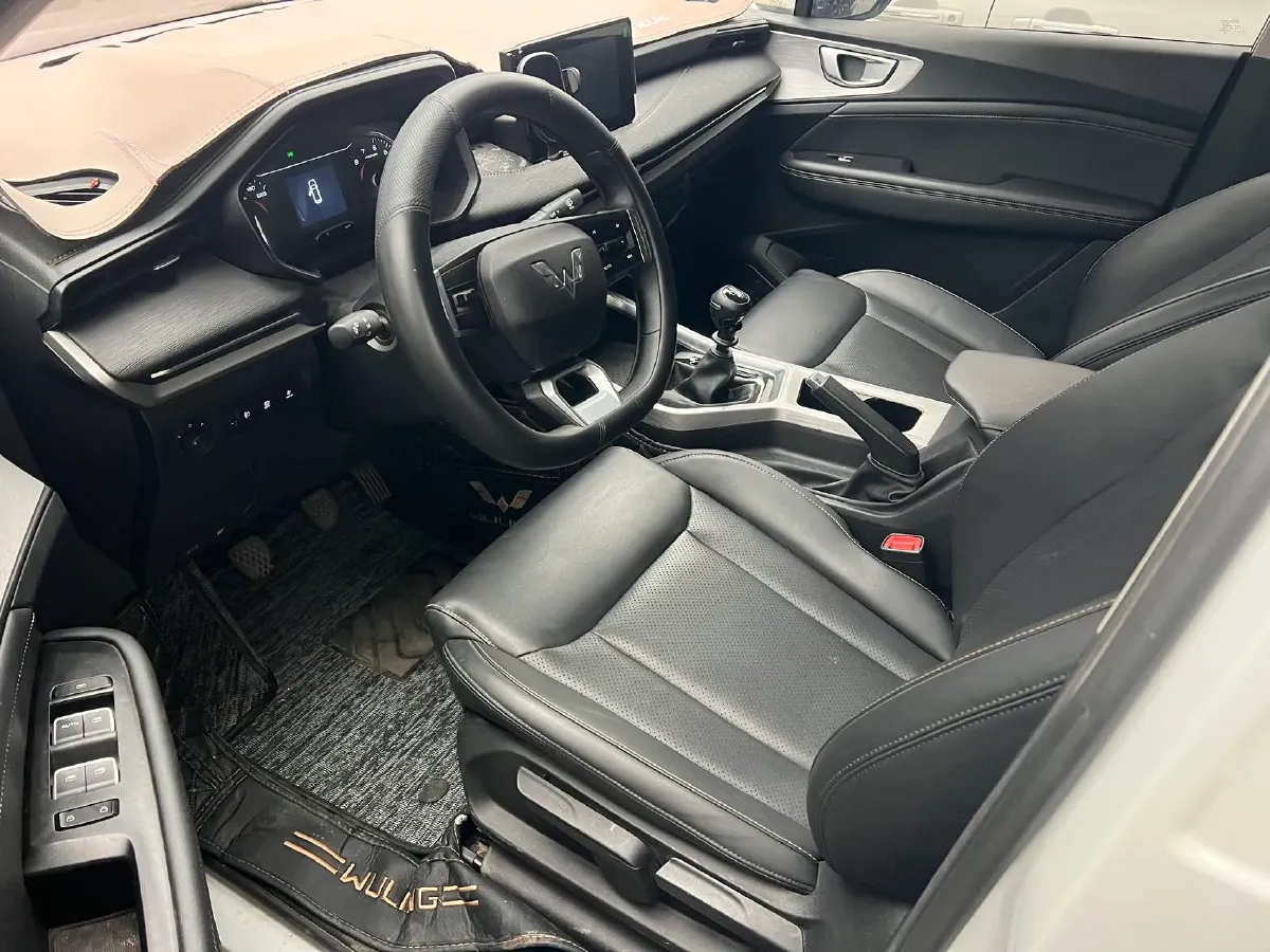 2022 WuLing JiaChen 1.5L 99HP L4 6MT,autocango,china used car exporter,china ev exporter,chinese used car exporter,chinese used ev exporter