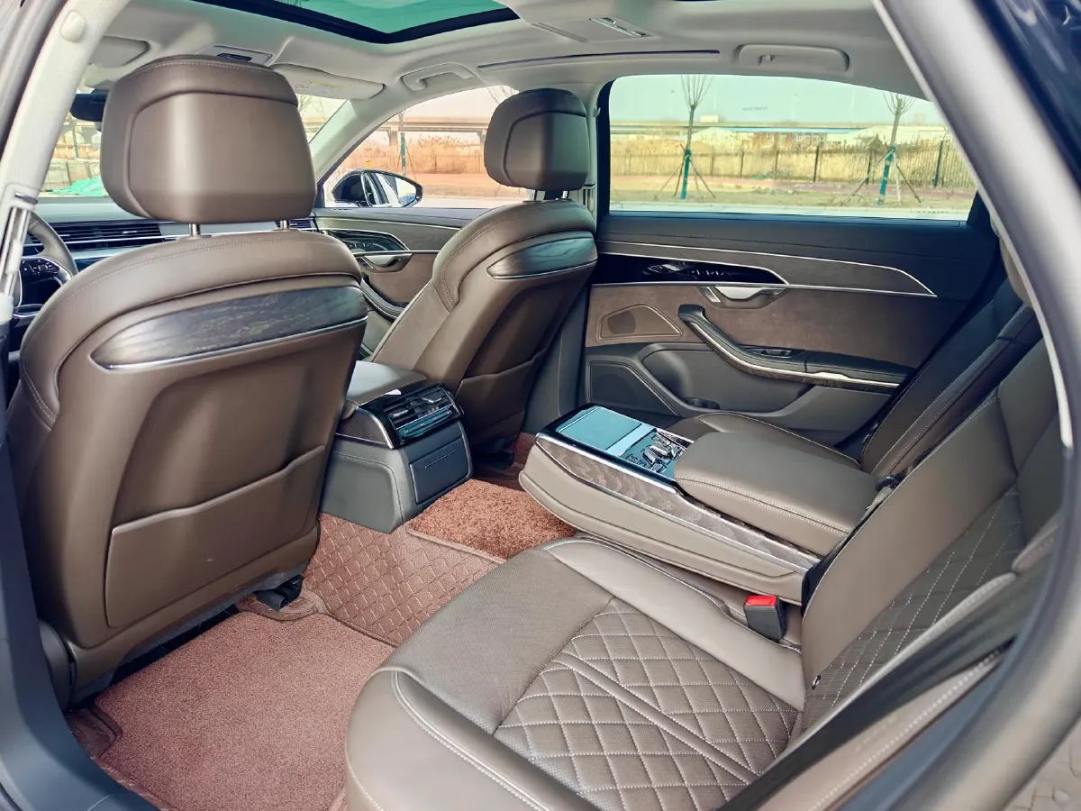 2024 Audi A8 3.0T 286HP V6 8AT,autocango,china used car exporter,china ev exporter,chinese used car exporter,chinese used ev exporter