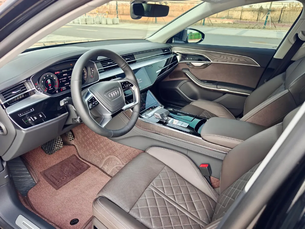 2024 Audi A8 3.0T 286HP V6 8AT,autocango,china used car exporter,china ev exporter,chinese used car exporter,chinese used ev exporter