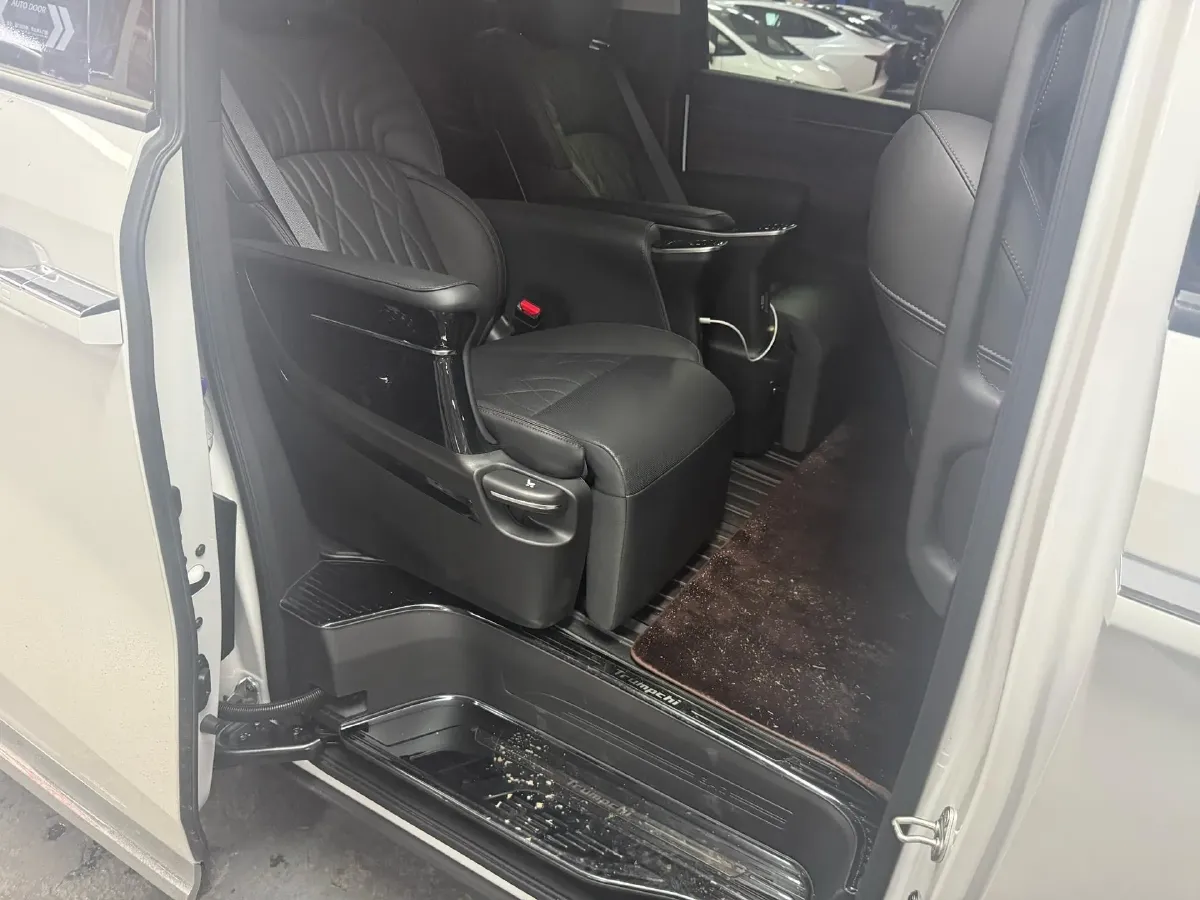 2024 GAC Trumpchi M8 2.0T 252HP L4 8AT,autocango,china used car exporter,china ev exporter,chinese used car exporter,chinese used ev exporter