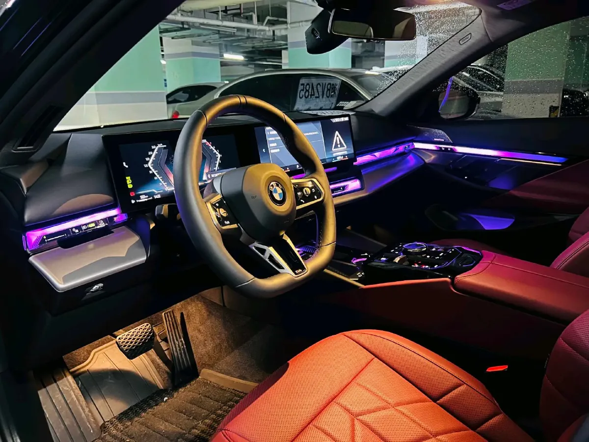 2025 BMW 5 Series 2.0T 258HP L4 8AT,autocango,china used car exporter,china ev exporter,chinese used car exporter,chinese used ev exporter