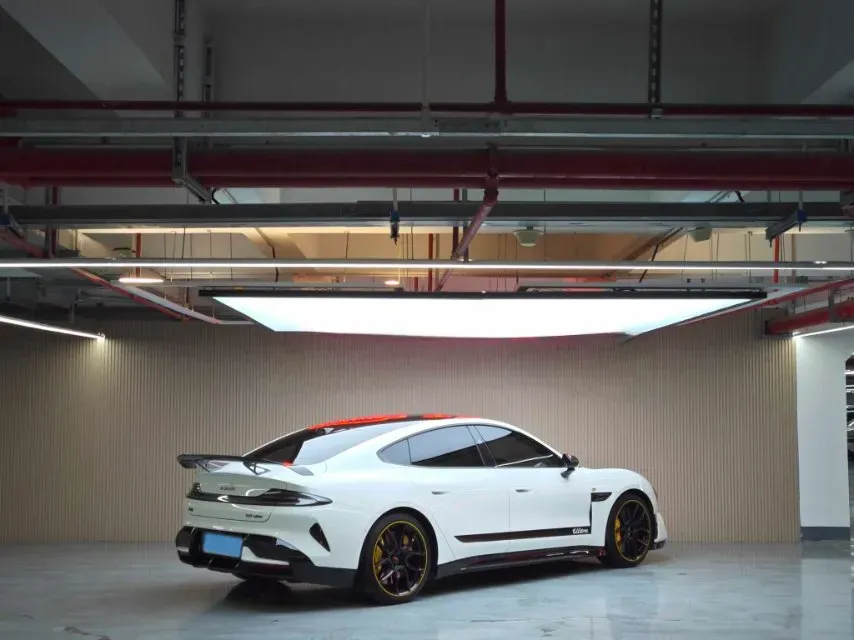 2025 MI SU7 Ultra BEV 93.7KWH,autocango,china used car exporter,china ev exporter,chinese used car exporter,chinese used ev exporter