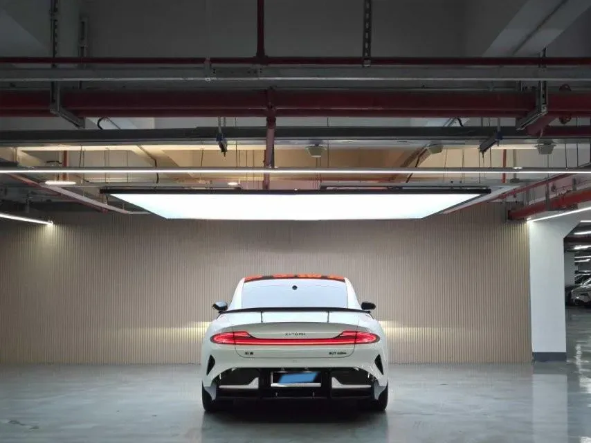 2025 MI SU7 Ultra BEV 93.7KWH,autocango,china used car exporter,china ev exporter,chinese used car exporter,chinese used ev exporter