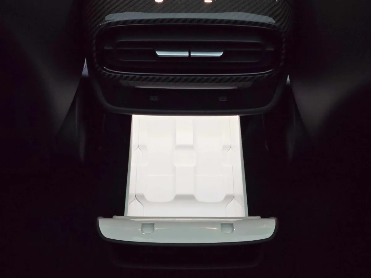 2025 MI SU7 Ultra BEV 93.7KWH,autocango,china used car exporter,china ev exporter,chinese used car exporter,chinese used ev exporter